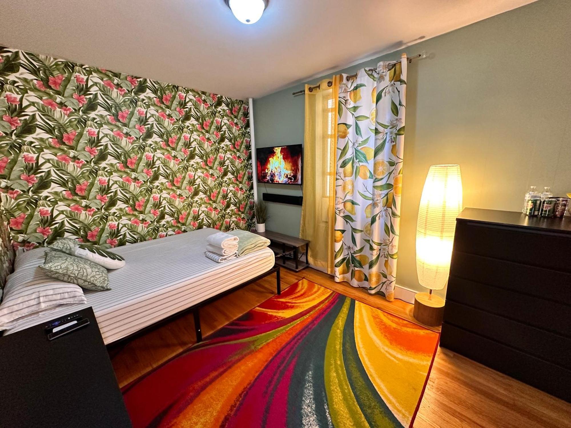 Tropical Comfort Room In Harlem Cozy Stay With Snacks & Style 뉴욕 외부 사진
