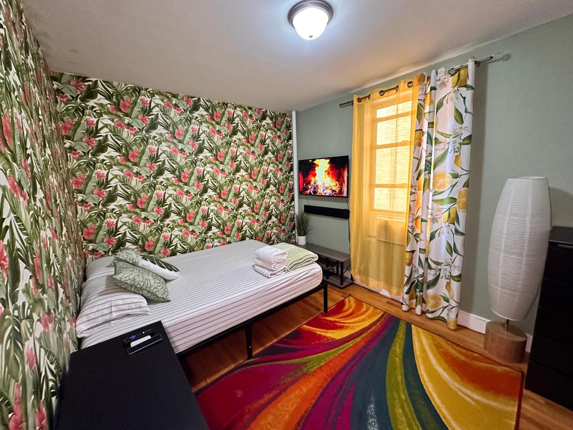 Tropical Comfort Room In Harlem Cozy Stay With Snacks & Style 뉴욕 외부 사진
