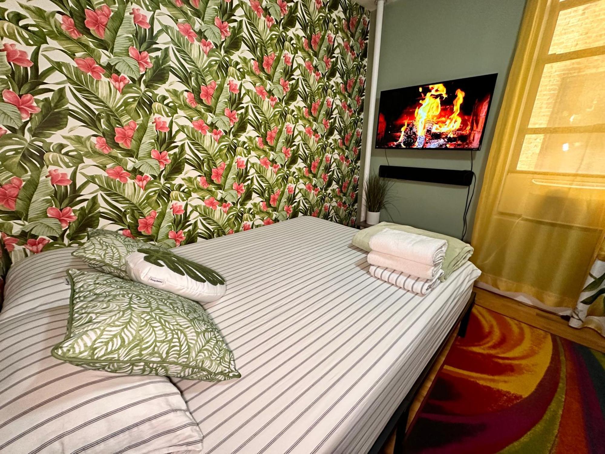Tropical Comfort Room In Harlem Cozy Stay With Snacks & Style 뉴욕 외부 사진